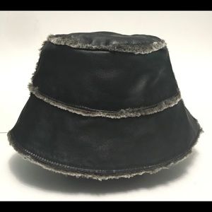 Danier Leather Faux Fur Lining Black Bucket Hat